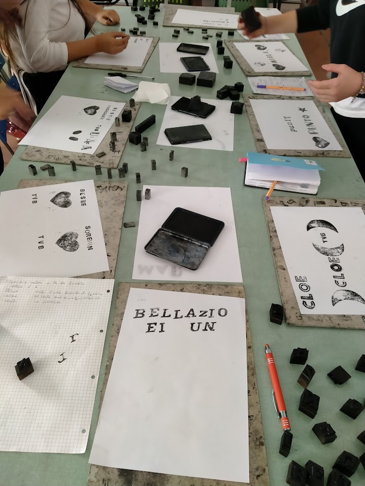 Prove al tavolo da lavoro